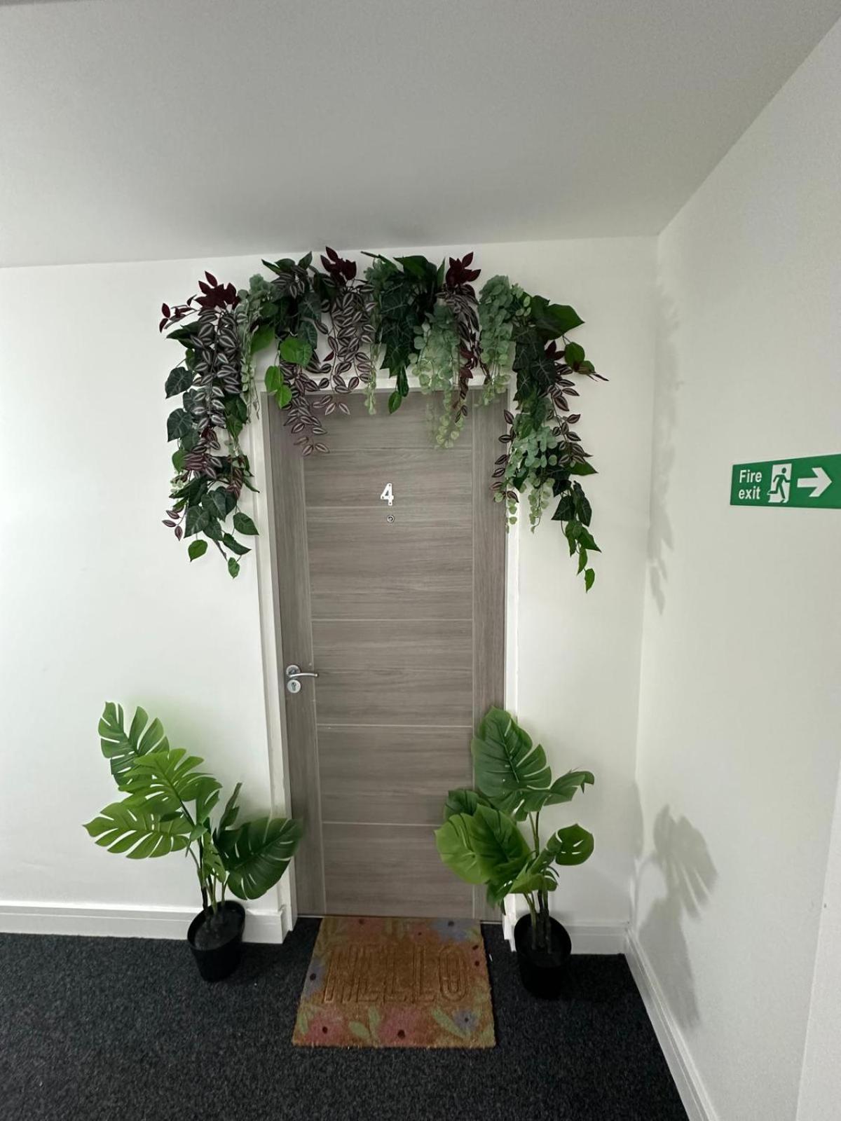 Brand New Luxury Modern Spacious Apartment *