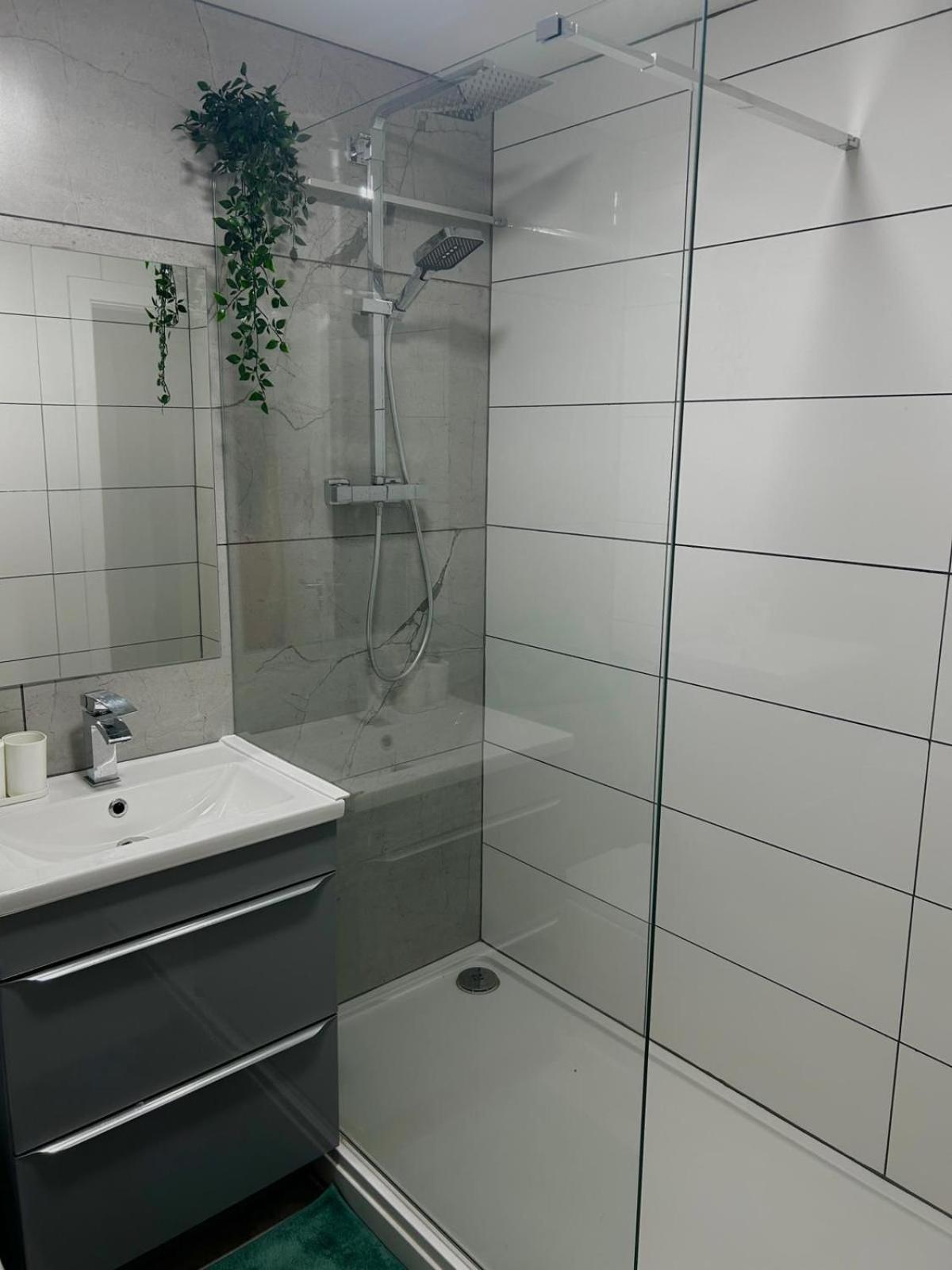 Apartment Brand New Luxury Modern Spacious Birmingham